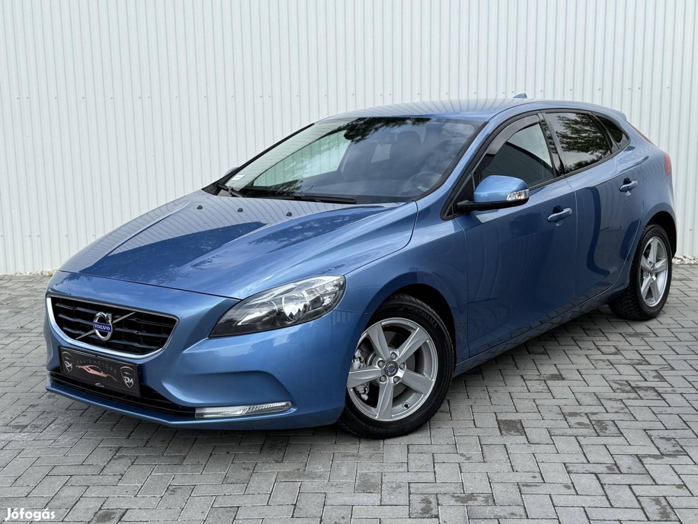 Volvo V40 1.6 D [D2] Momentum Powershift Navi.C...